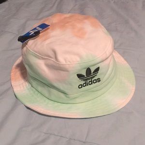 Tie-dye bucket hat